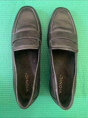 Vionic Black Leather Penny Loafers